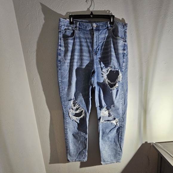 American Eagle Curvy Mom Jean - Picture 1 of 6